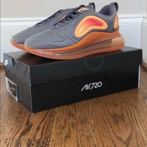 Nike Air Max 720 (GS) Boys Size 7Y